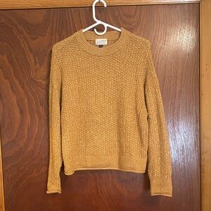 Universal Threads women’s size medium sweater